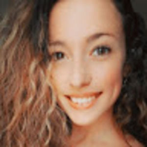 Meet your Posher, Caitlin